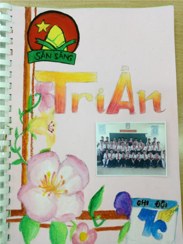Các sản phẩm báo tường và tập san của học sinh THCS Phúc Đồng thực hiện nhân dịp kỉ niệm ngày Nhà giáo Việt Nam
